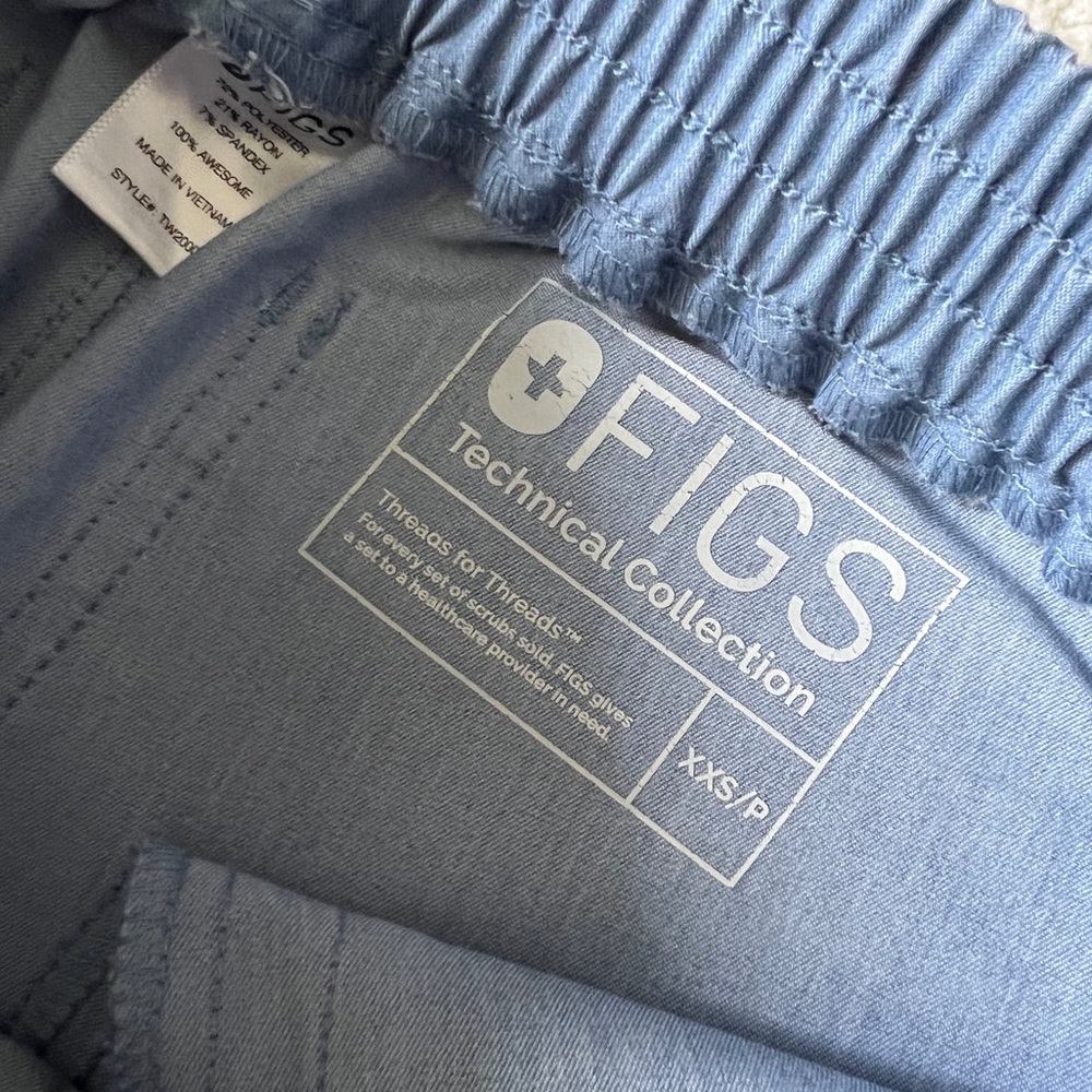 Figs Scrub Set - Picture 4 of 5